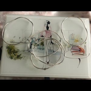 👏🏻5 Sterling Silver bracelets 💙